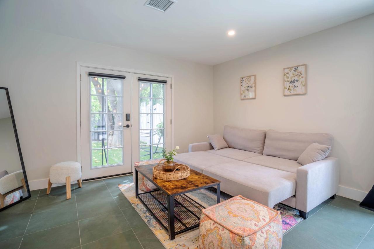 Serene 1 Bed Guest House With Patio Sleeps 6 Los Ángeles Exterior foto