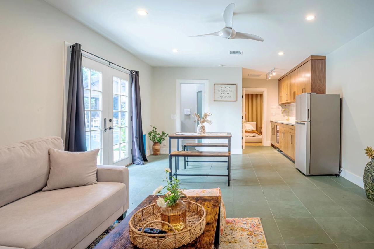 Serene 1 Bed Guest House With Patio Sleeps 6 Los Ángeles Exterior foto
