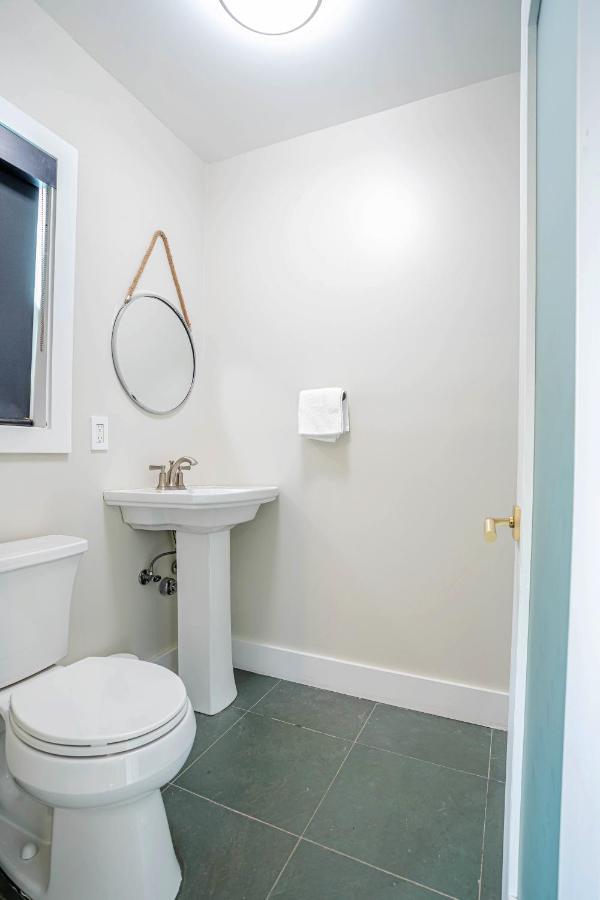 Serene 1 Bed Guest House With Patio Sleeps 6 Los Ángeles Exterior foto